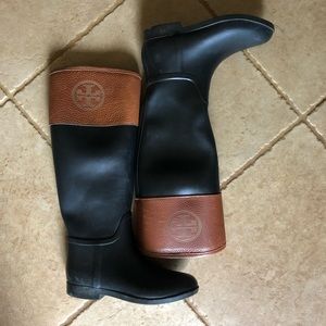 tory burch rain boots